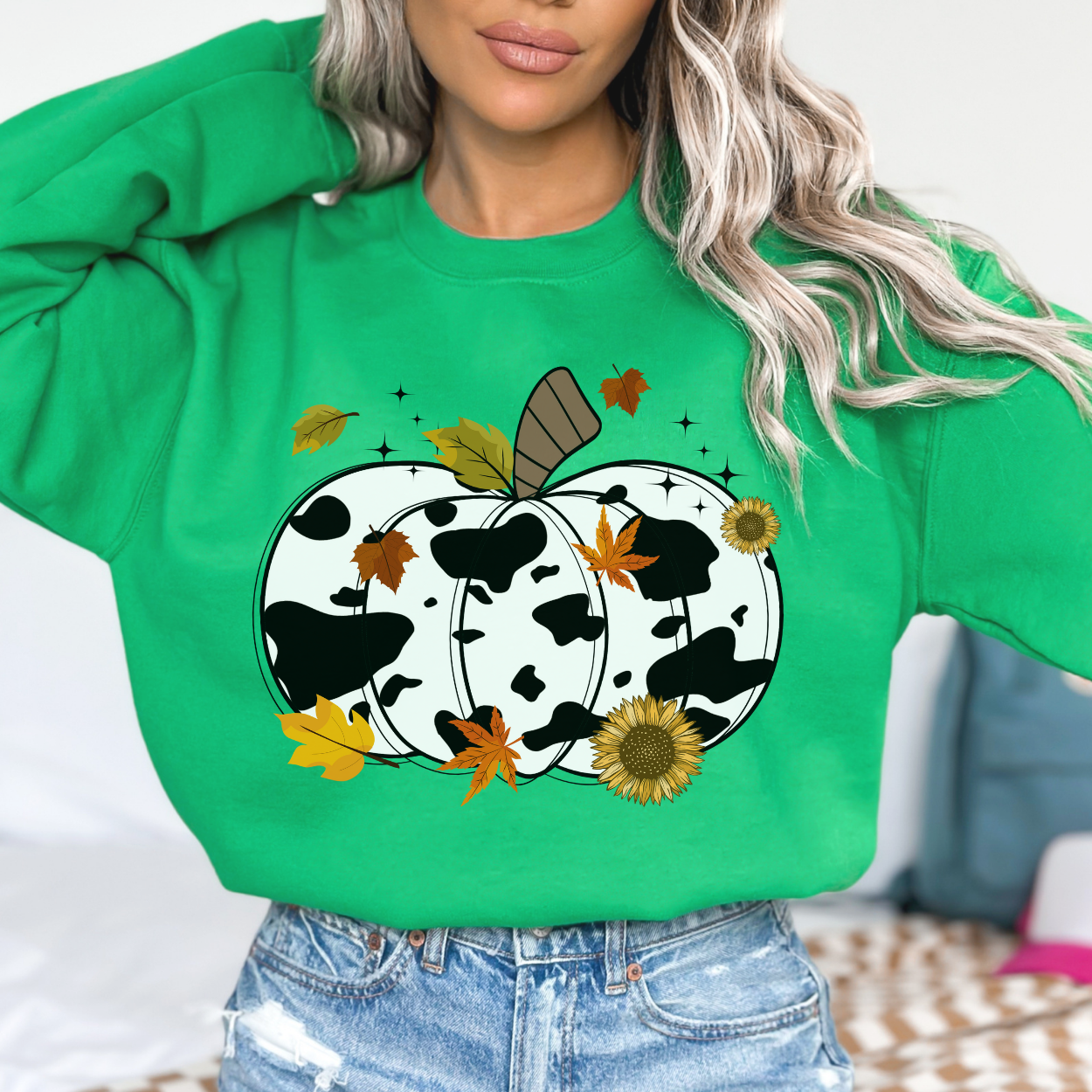 Vintage 2024 Halloween Cow & Pumpkins Fall Sweatshirt