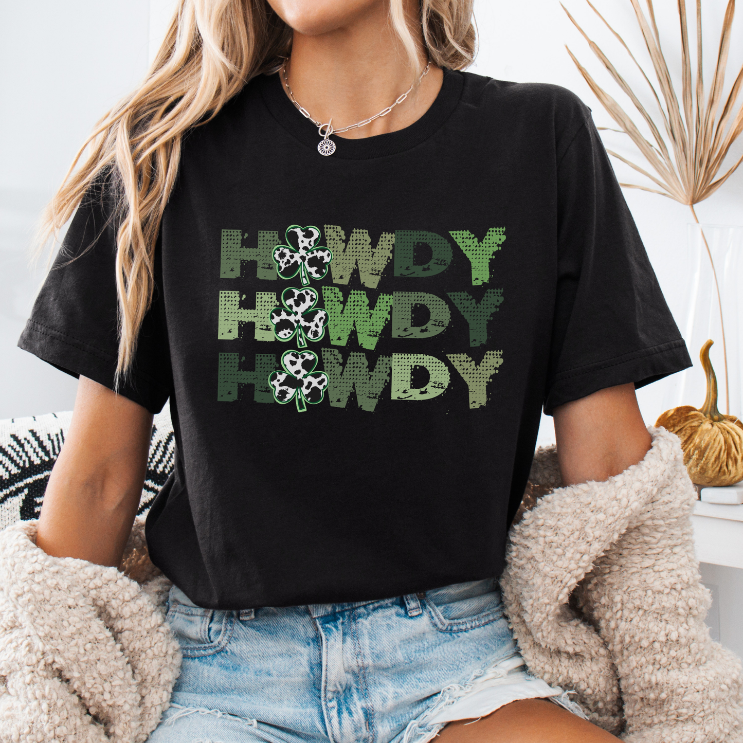 St. Patrick's Day howdy graphic t-shirt