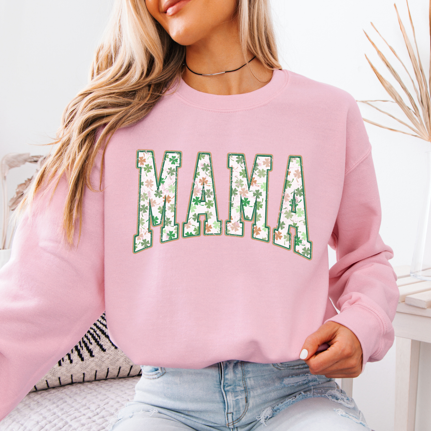 Saint Patrick's Day Mama graphic sweatshirt