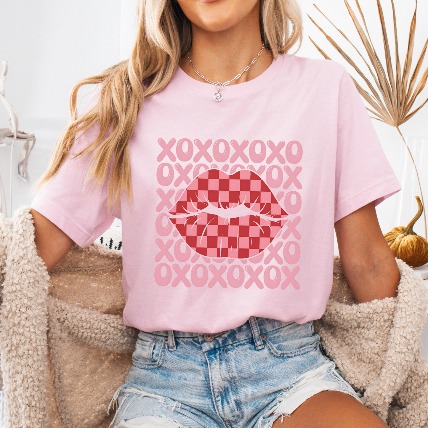 XOXO Valentine's Day checkered lips t-shirt