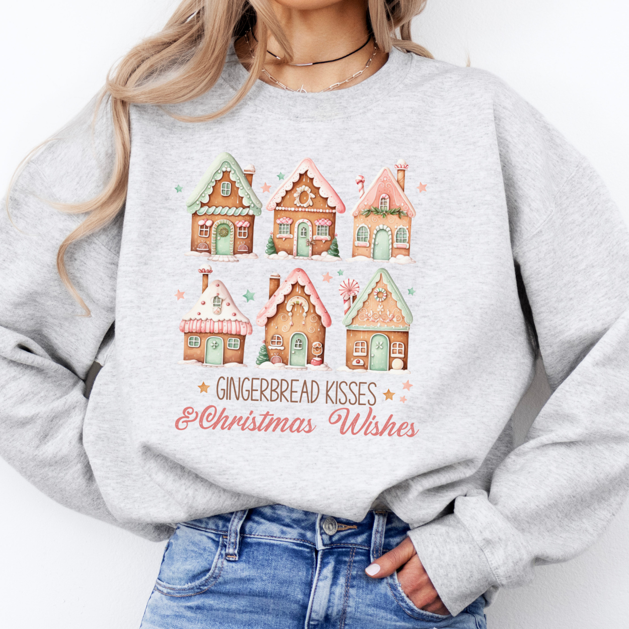 Gingerbread kisses and Christmas wishes women's sweatshirt