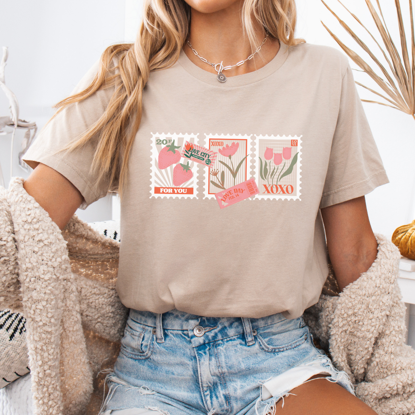 Women's Valentine's Day floral graphic t-shirt