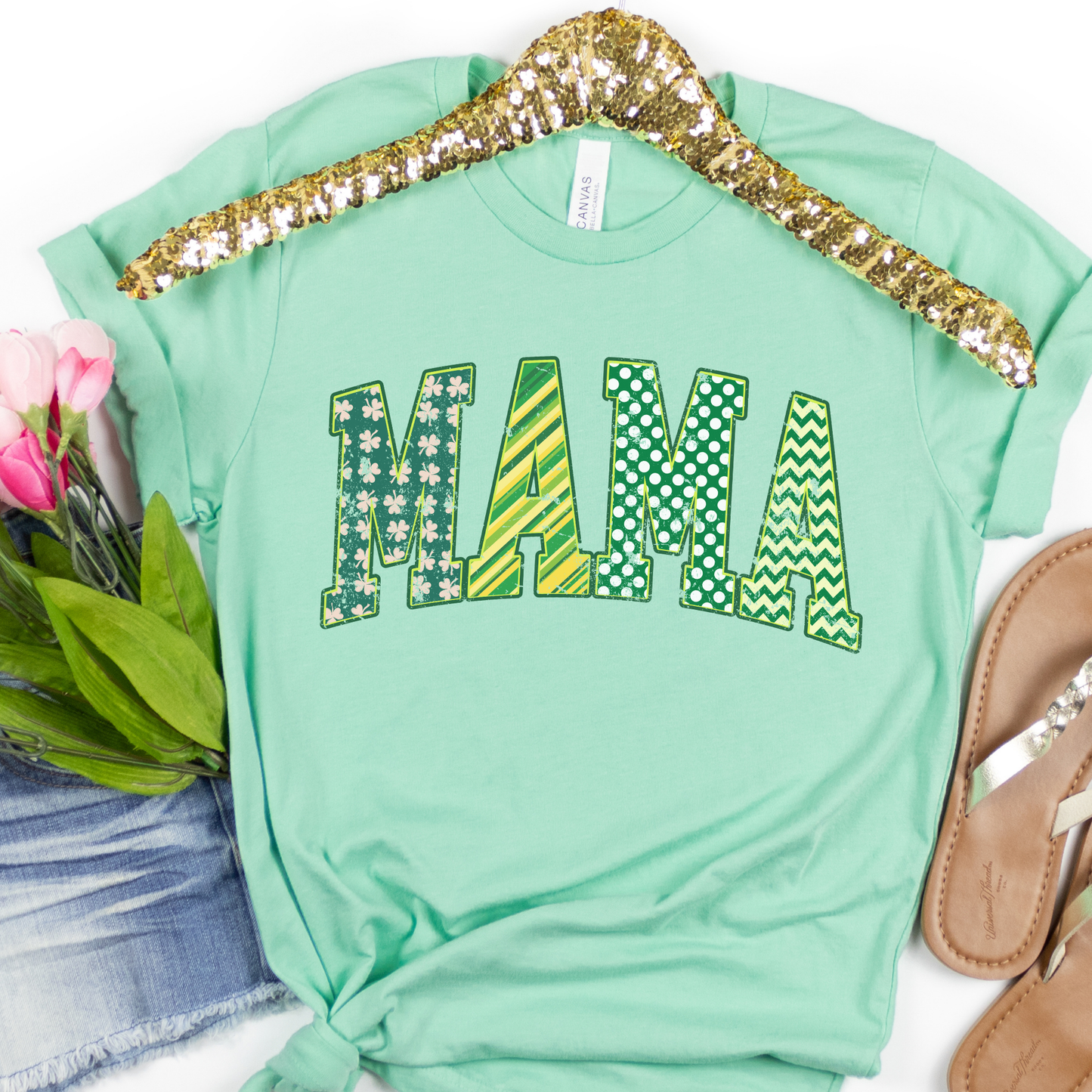 Saint Patrick's Day Mama graphic t-shirt